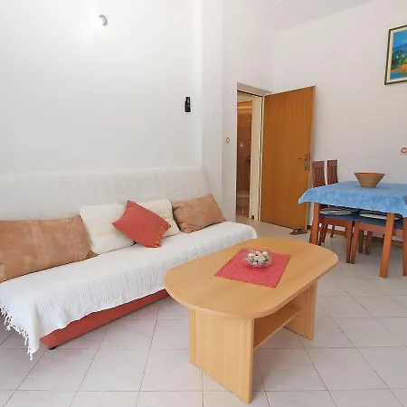 Slavka 1155 * פולה