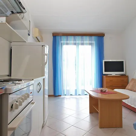 Slavka 1155 * פולה