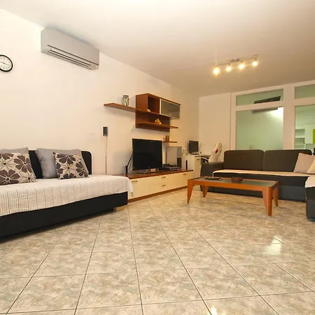 Slavka 1155 Apartament *
