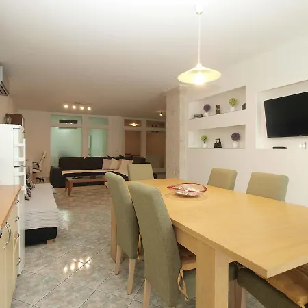 Apartament Slavka 1155 Pula